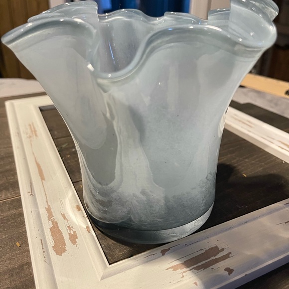 Grey Handblown ribbon top vase. - Picture 5 of 11